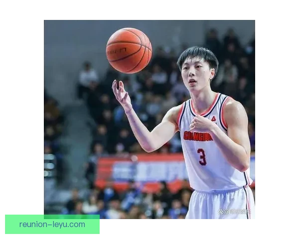 中国男篮逆转战胜澳大利亚成功晋级世界杯八强 全员展现顽强拼搏精神