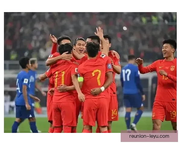 体育大事件：国足备战世界杯预选赛，锋线组合迎来新突破，球迷期待新阵容表现