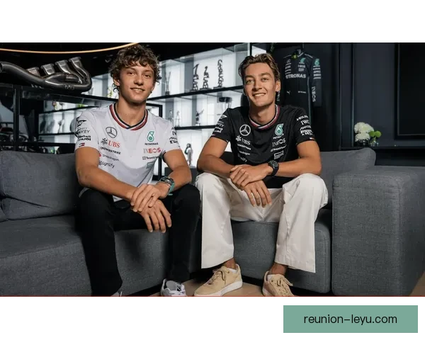 F1赛季最新动态：车队争夺积分榜激烈战况解析